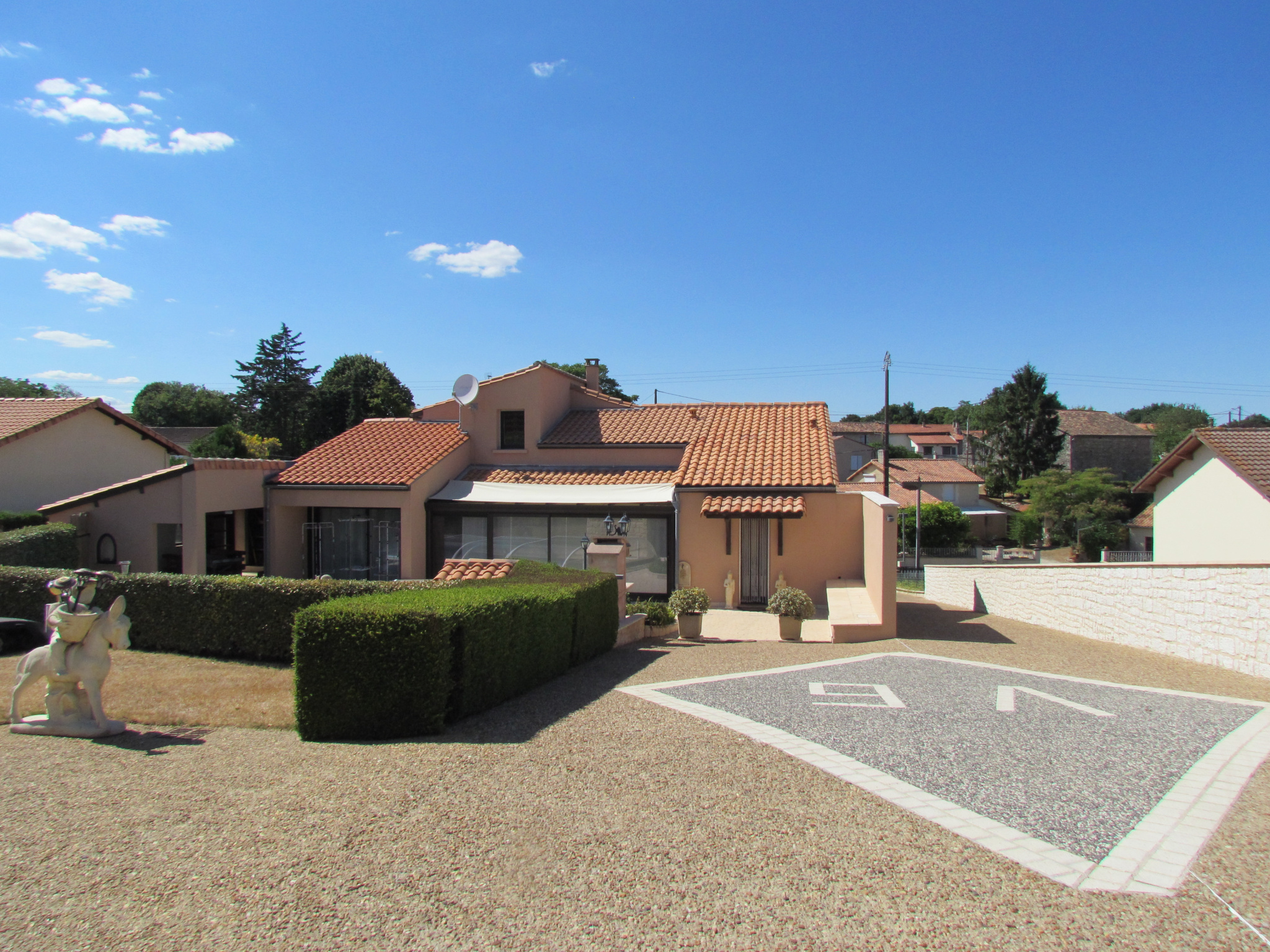 Maison proche de RUFFEC BERNAC