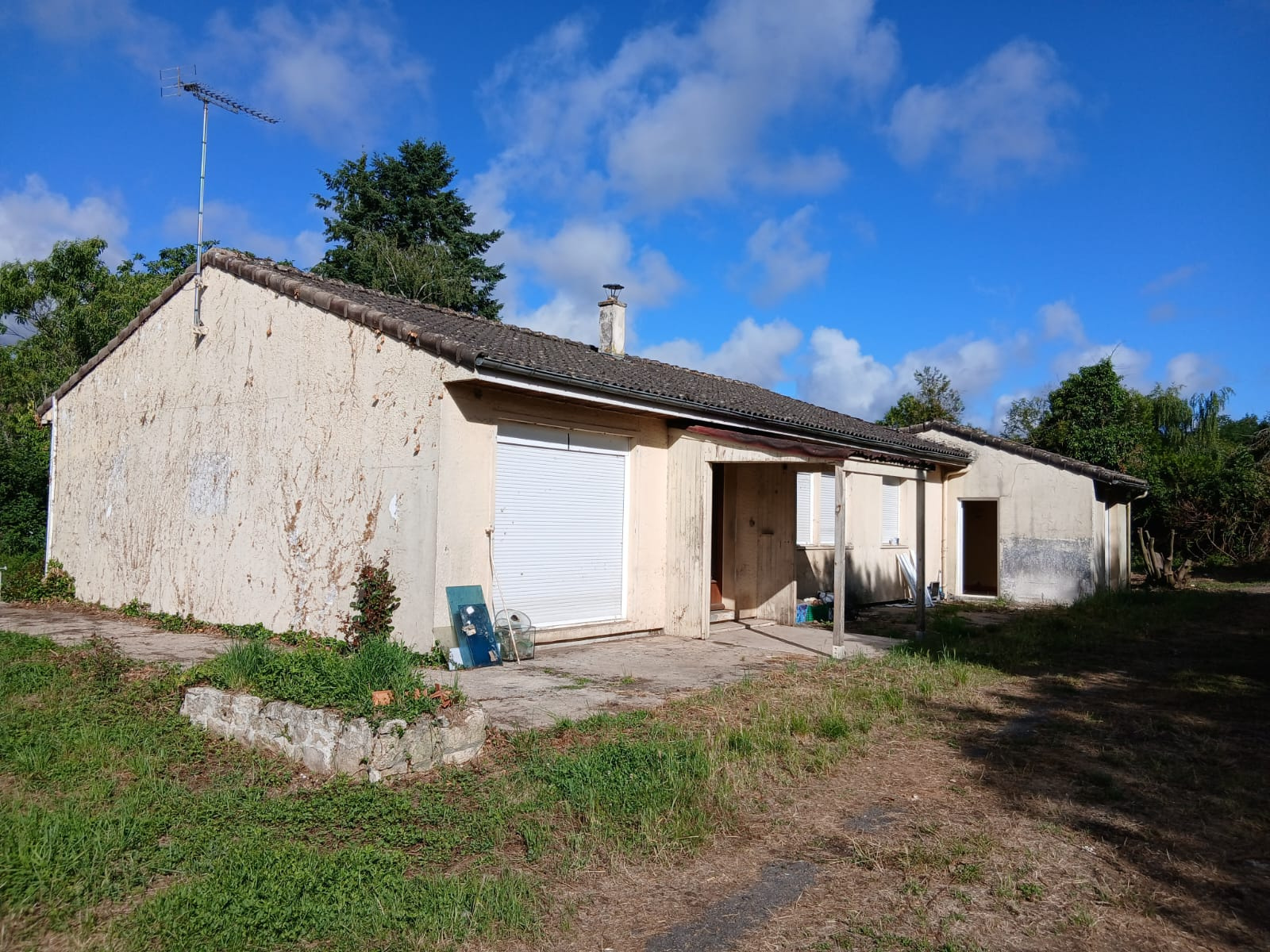 Maison de village proche de Ruffec(4km)