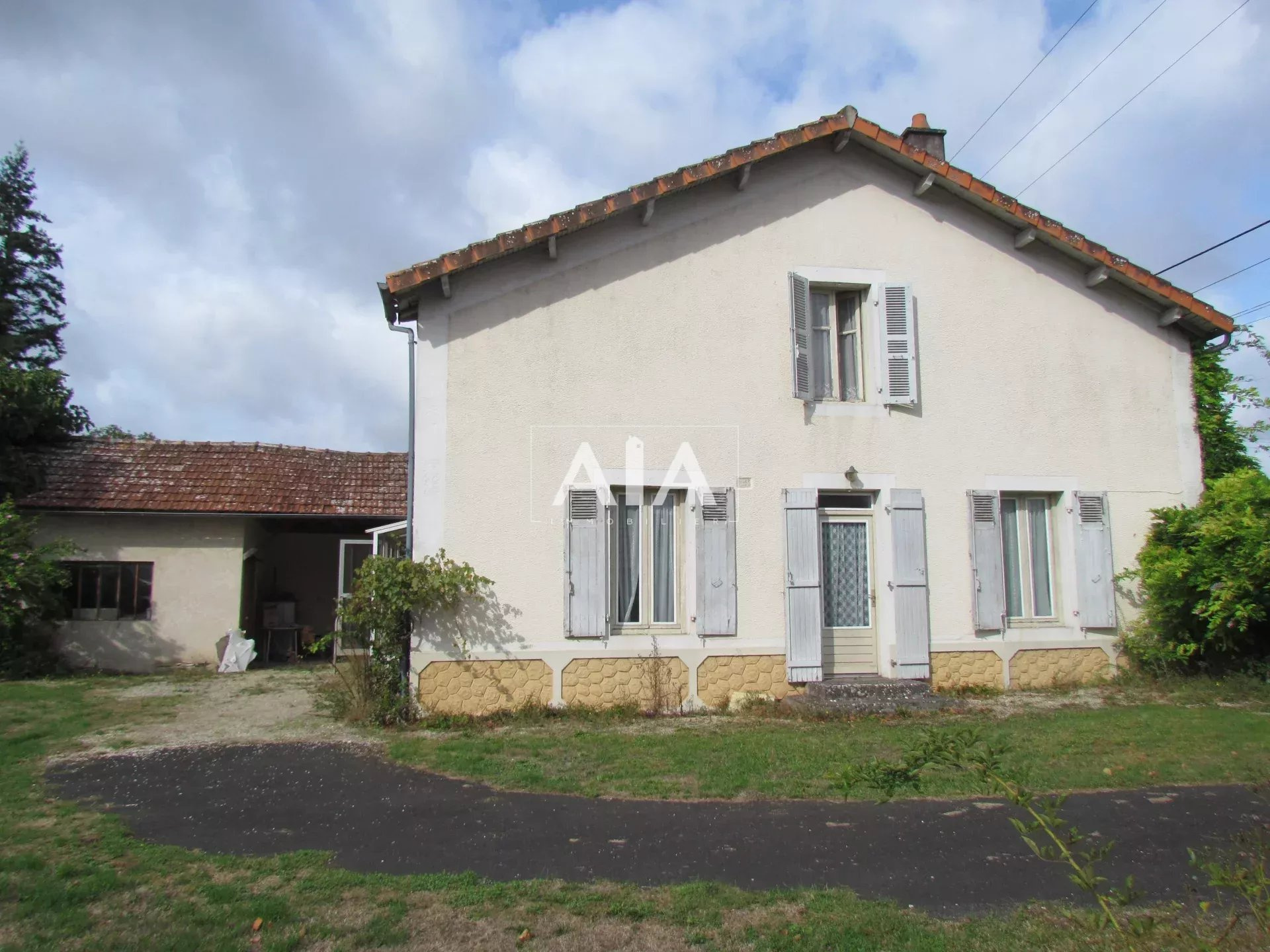 Maison de village proche de SAUZE VAUSSAIS